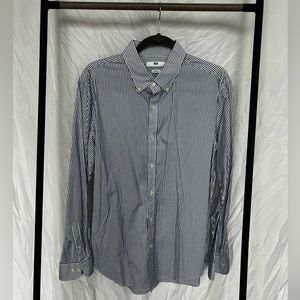 Uniqlo slim fit dress shirt white with blue stripes size L